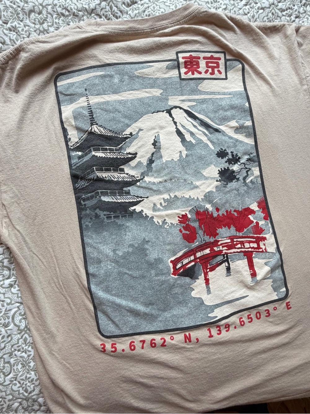 Beige Graphic Men’s T-Shirt with Tokyo Mount Fuji Print